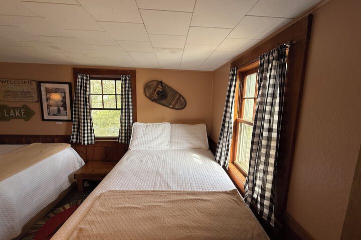 Room 43 of 212