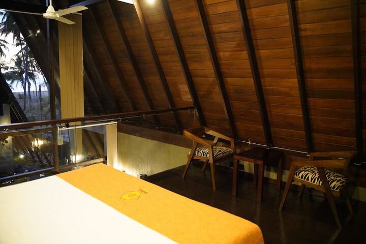 Room 5 of 80