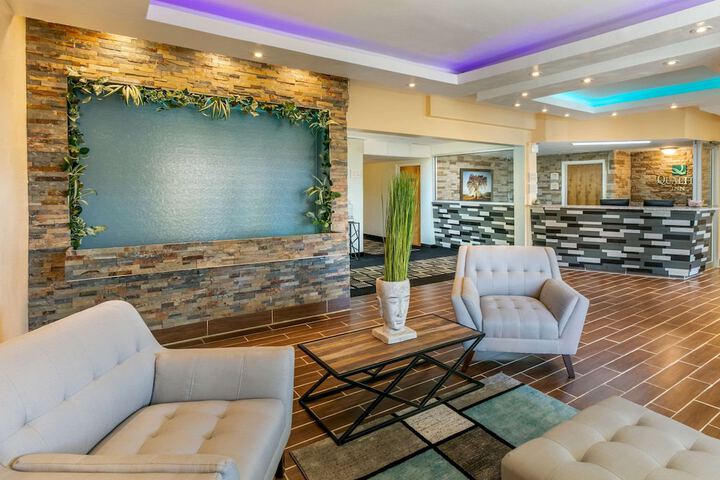 Entrance & Lobby