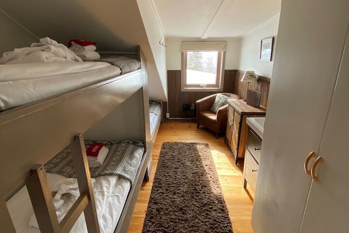 Room 5 of 62