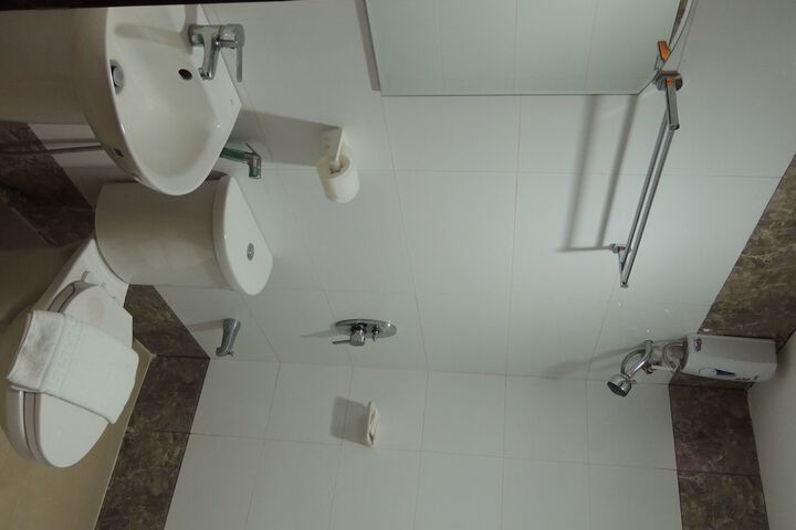 Room 16 of 26