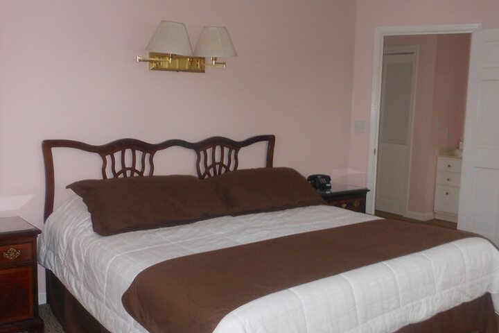 Standard Apartment 1 King Bed with Sofa Bed Upper Floor No Elevator (5 of 8)