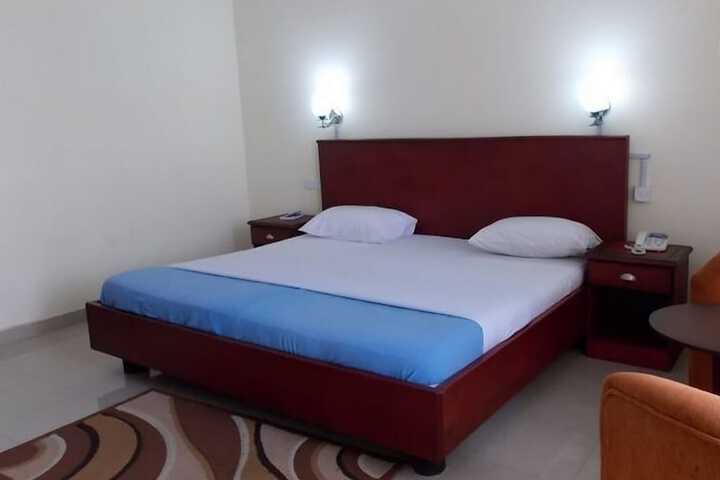 Room 8 of 27