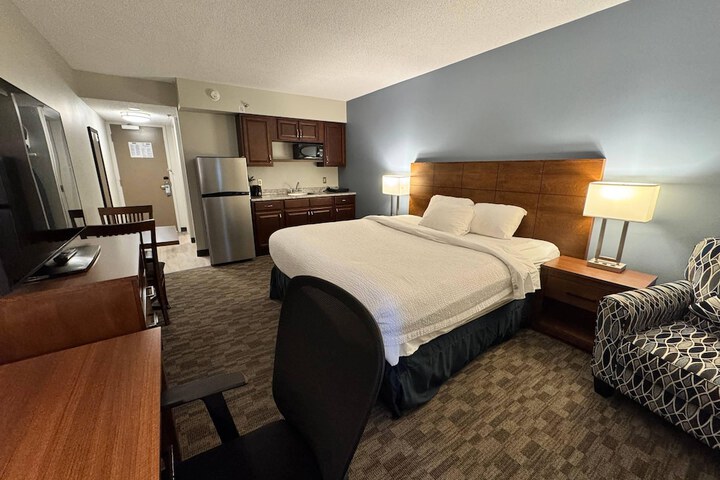 Room 15 of 25