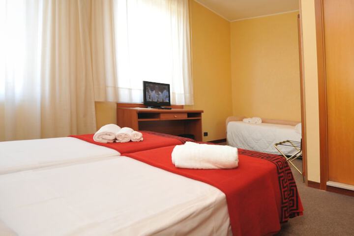 Room 21 of 46