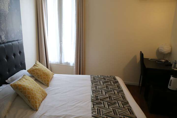 Room 17 of 33