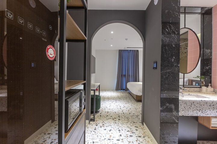 Room 35 of 110
