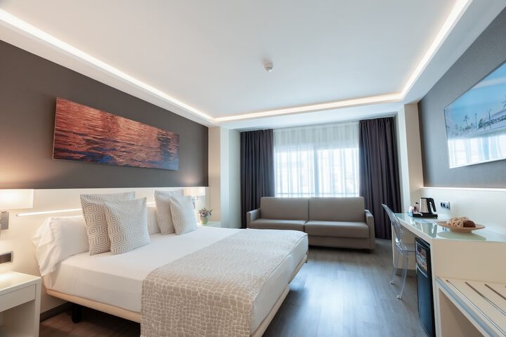 Room 35 of 122