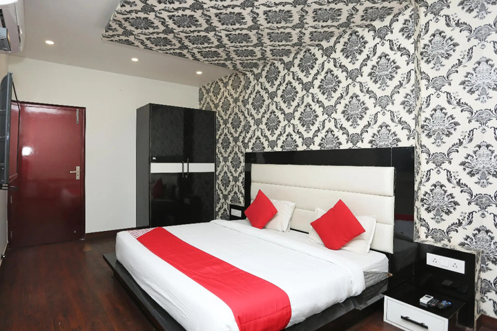 Room 3 of 11