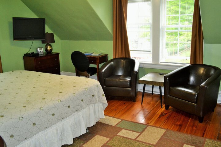 Room 8 of 24