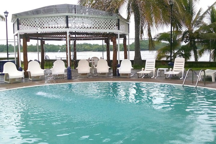 Pool 24 of 58