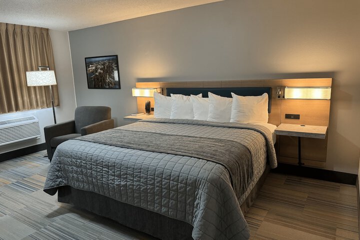 Room 19 of 38