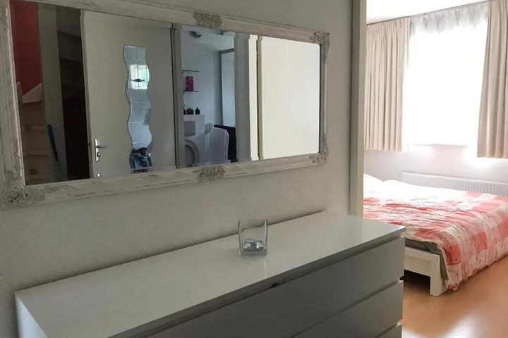 Room 3 of 12