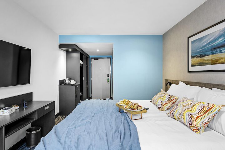 Room 10 of 53