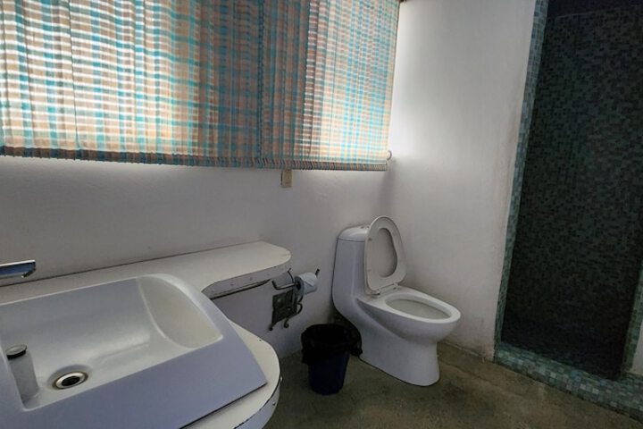 Room 27 of 60