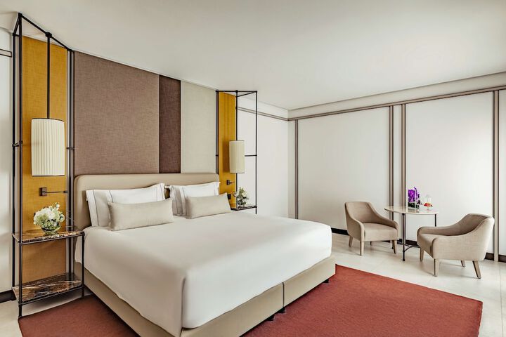 Room 3 of 99