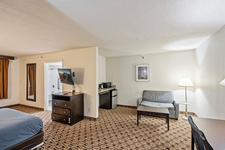 Room 12 of 20