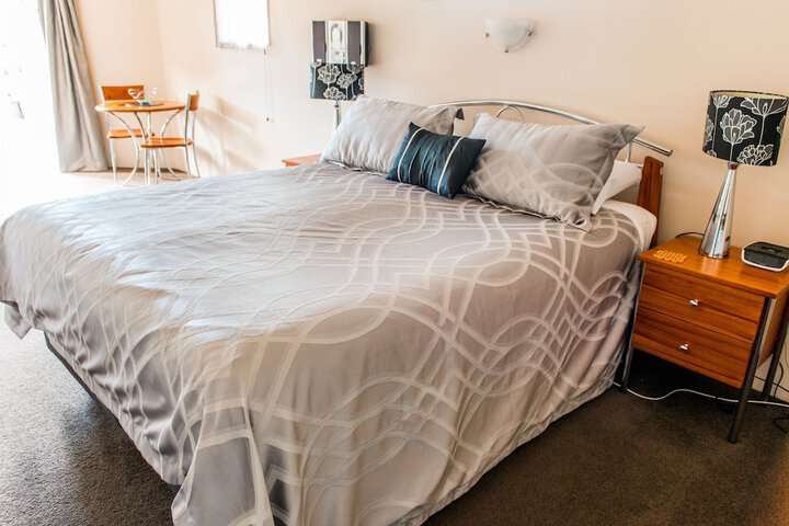 Room 2 of 36