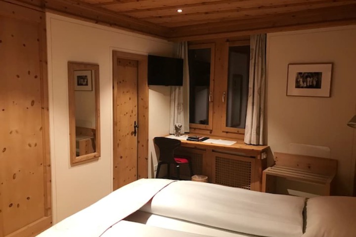 Room 17 of 78