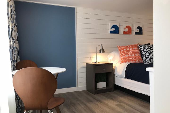 Room 13 of 37