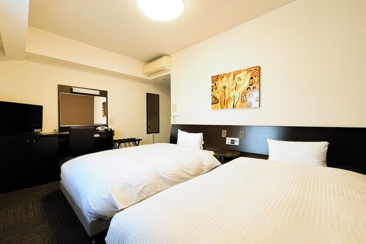 Room 12 of 29