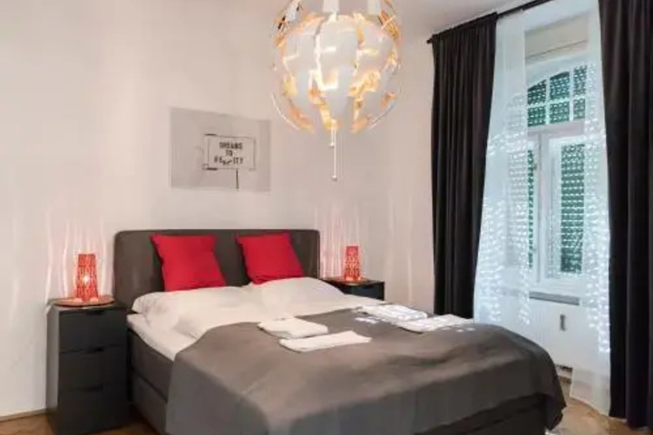 Room 2 of 25