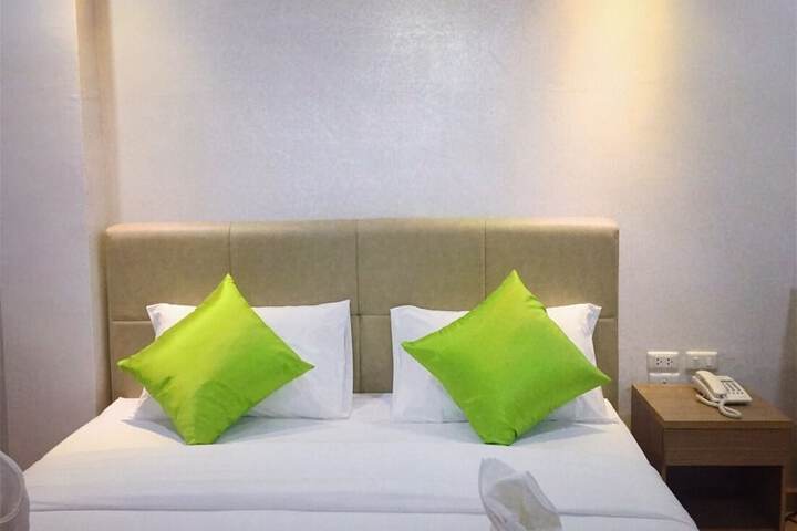 Room 8 of 36