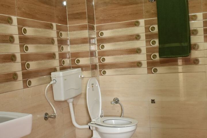 Room 9 of 26