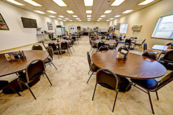 Dining 9 of 20