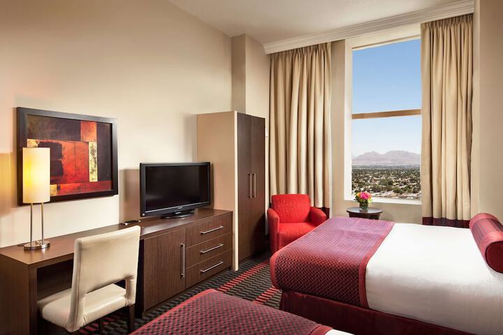 Room 26 of 178