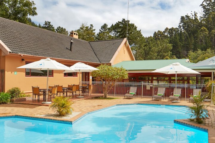 Hotel Pool
