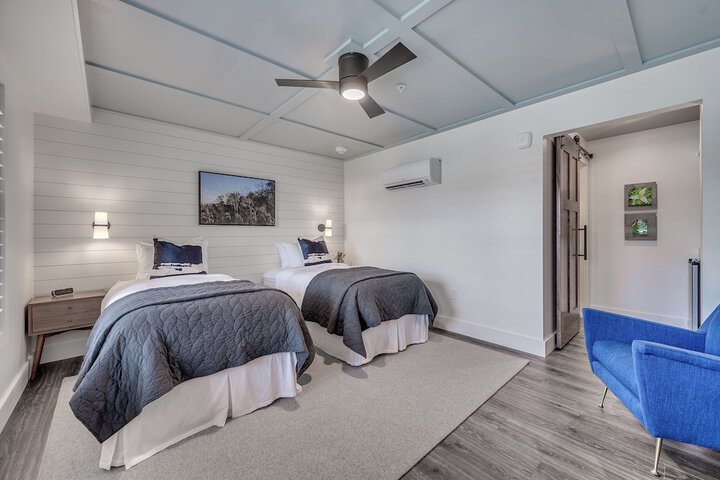 Room 4 of 125