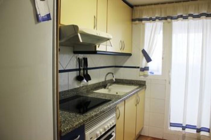 Room 8 of 12
