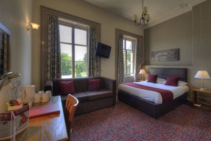 Room 3 of 46