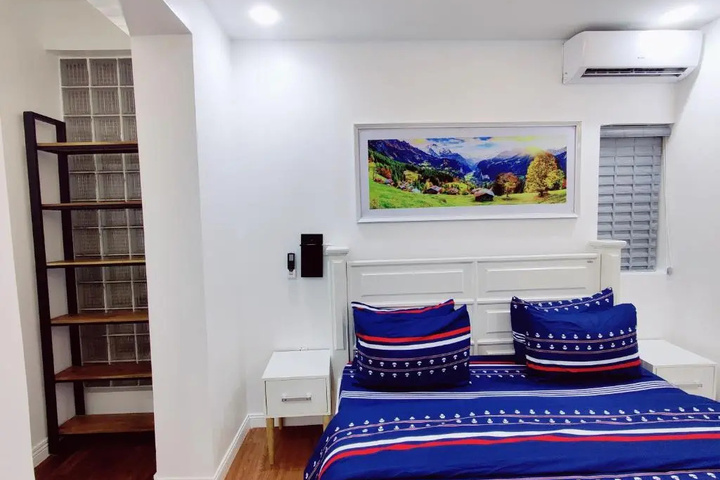 Room 5 of 26