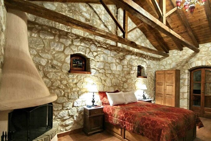 Room 9 of 24
