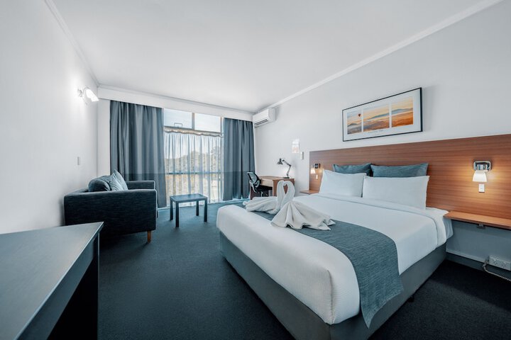 Room 3 of 53