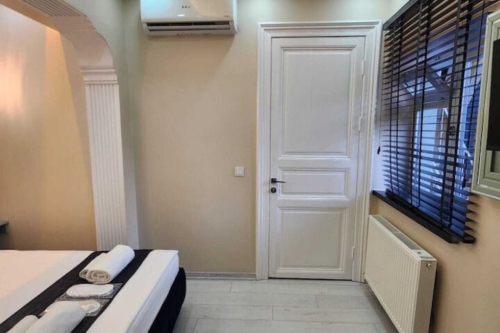 Room 47 of 84