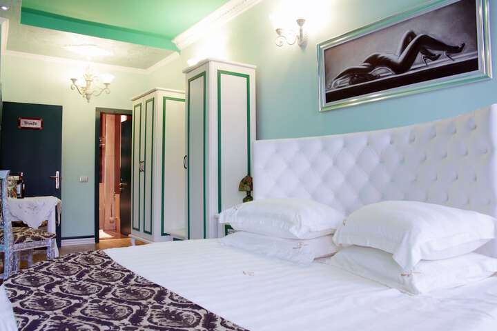 Room 6 of 40