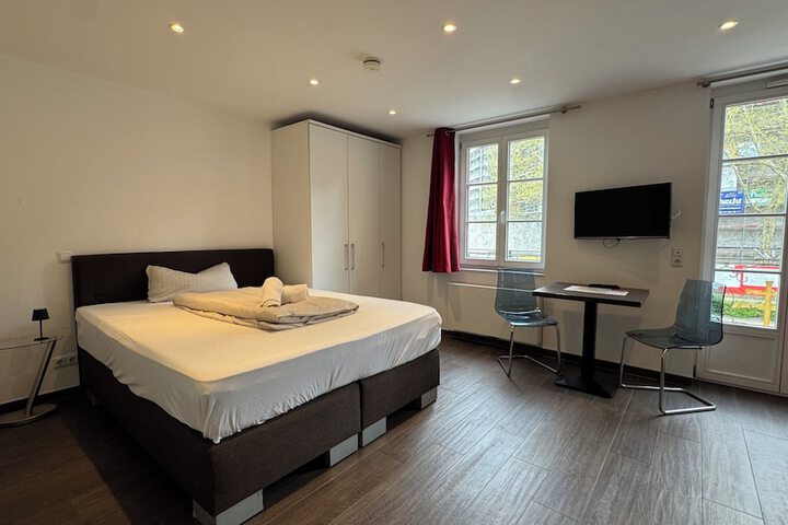 Room 8 of 69