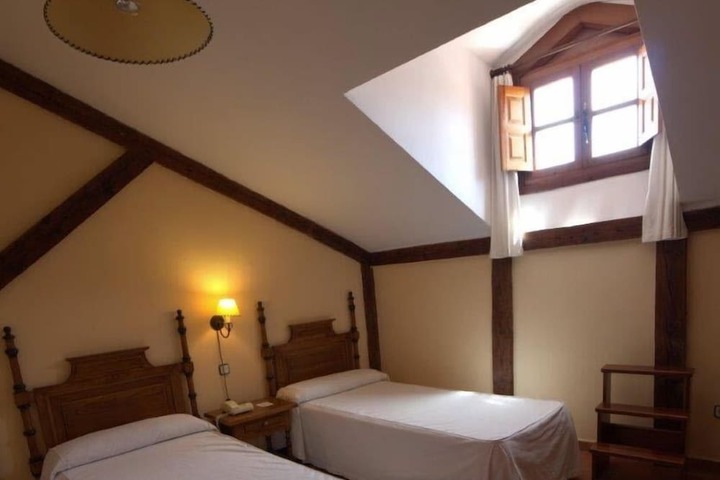 Room 25 of 72