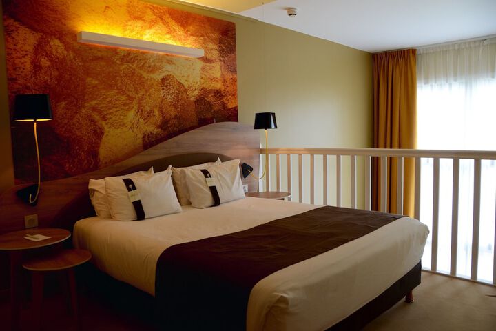 Room 15 of 89