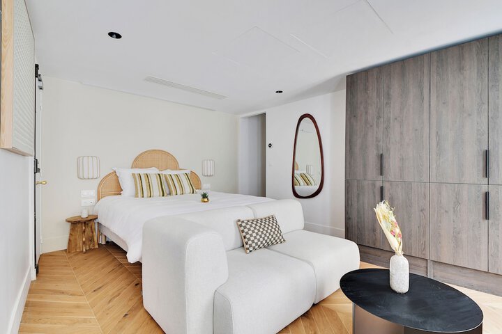 Room 21 of 28