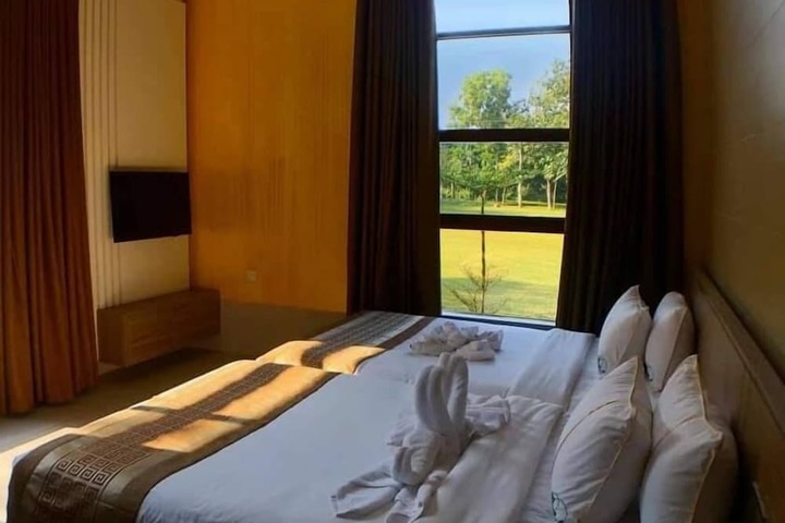 Room 9 of 10