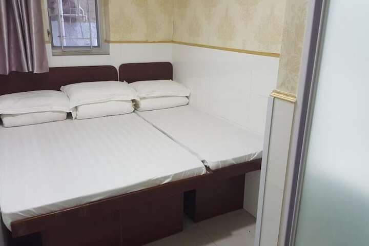 Room 14 of 36