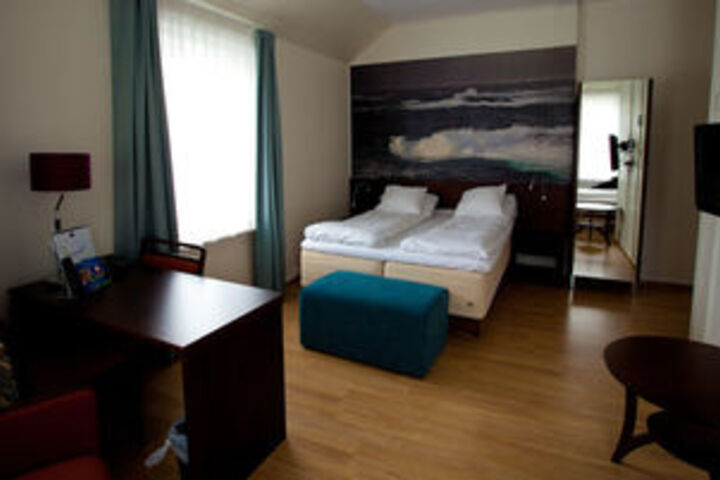 Room 45 of 79