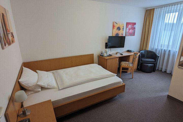 Room 14 of 34