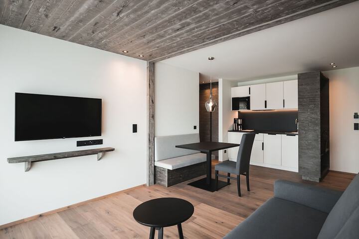 Room 33 of 105