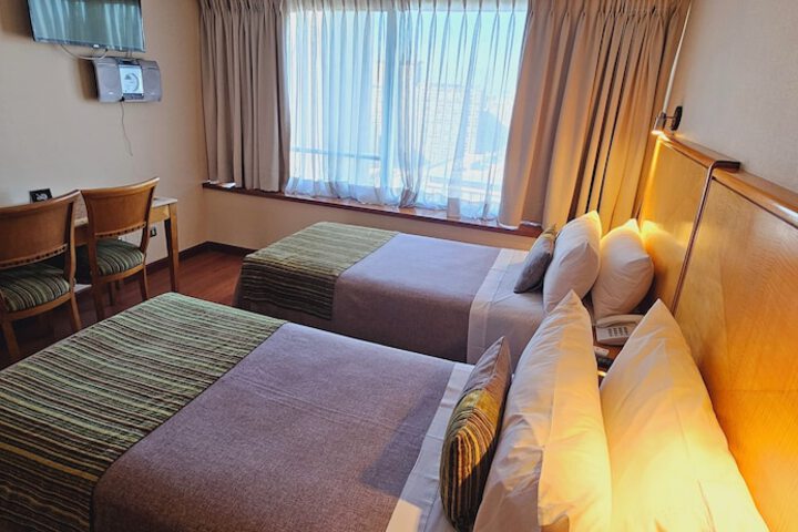 Room 35 of 77