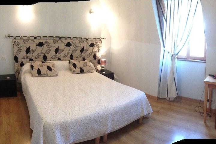 Room 2 of 73